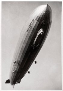 Luftskepp LZ127 Graf Zeppelin, sett underifrån, 1933 av Unbekannt