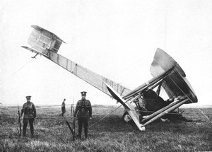 Alcock och Browns flygplan efter att ha genomfört den första non-stop transatlantiska flygningen, 1919 av Unbekannt