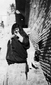 Arabisk kvinna, Irak, 1917-1919 av Unbekannt