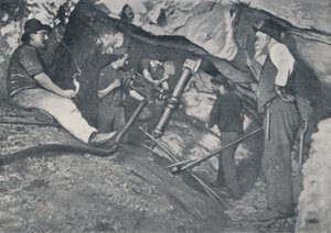 På jobbet i en viktoriansk guldgruva, 1923. av Unbekannt