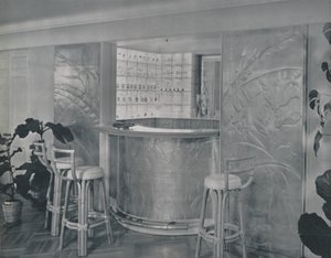 Bar i herr och fru Miles Grays hem, 1942. av Unbekannt