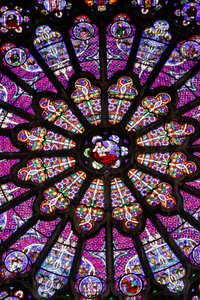 Basilica of St, Denis, Norra korsarm, Fönster i målat glas (en detalj), Rosenfönster ovanför mittporten, Saint-Denis, Frankrike av Unbekannt