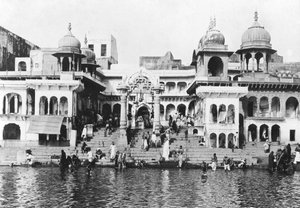 Badande ghat vid Yamunafloden, Muttra, 1917 av Unbekannt