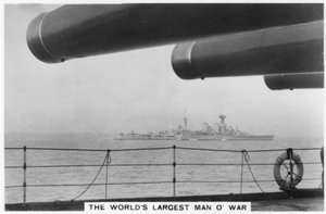 Battlecruiser HMS Hood, sett från HMS Nelson, 1937 av Unbekannt