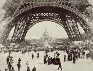 Under Eiffeltornet, Paris, 1889 av Unbekannt