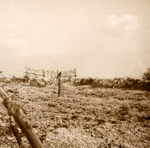 Mellan linjerna, Verdun, norra Frankrike, c1914-c1918 av Unbekannt