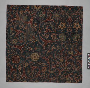 Blåslipad mattafragment med rullande blomrankor, Iran, 1600-talet. av Unbekannt