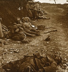 Kropp efter intagandet av Courcelles, norra Frankrike, 1918 av Unbekannt