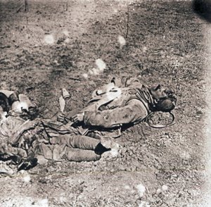 Kropp av döda soldater, c1914-c1918 av Unbekannt