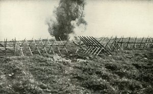 Bombarderar de tyska skyttegravarna, 1919. av Unbekannt