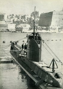 Brittisk ubåt på Malta, andra världskriget, 1945. av Unbekannt
