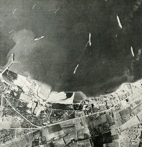 Brittiska krigsfartyg utanför den maltesiska kusten, andra världskriget, 1940-1942 1944. av Unbekannt