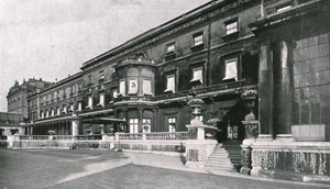 Buckingham Palace...visar rummet där kungen dog, 1910. av Unbekannt