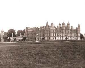 Burghley House, Lincolnshire, 1894. av Unbekannt