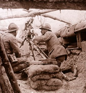 Kamouflerad maskingevär, c1914-c1918 av Unbekannt