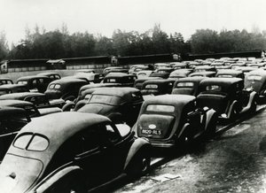 Bilar konfiskerade av de ockuperande tyskarna, Vincennes, Paris, 1940-1944 av Unbekannt