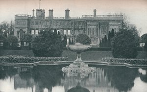 Castle Ashby, Northants: South Side, With Fountain, c1915 av Unbekannt