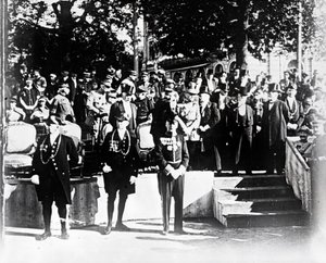 Ceremoni med dignitärer och tjänstemän, c1914-c1918 av Unbekannt