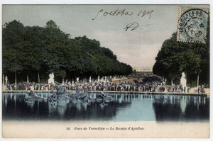 Chateau de Versailles: besökare framför Apollo tankbassäng i parken - Vykort daterat 1905 av Unbekannt