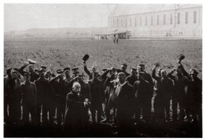 Greve Zeppelin saluterade av medlemmar av flottan av flottan av luftfartyg, Tyskland, 1914-1917 1933 av Unbekannt