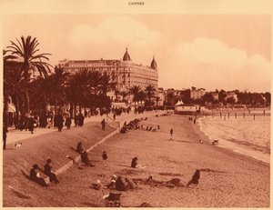 Croisette Promenade - Beach and Casino, Cannes, 1930. av Unbekannt