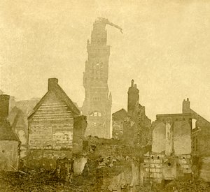 Skadad spira av Notre-Dame de Brebières, Albert, norra Frankrike, c1915-c1918 av Unbekannt