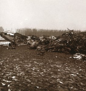 Förstörd zeppelin, c1914-c1918 av Unbekannt