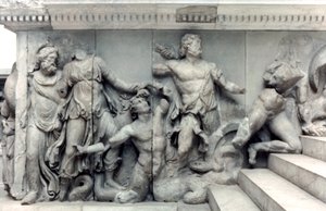 Detalj från Pergamonaltarets stora fris, 180-159 f.Kr av Unbekannt