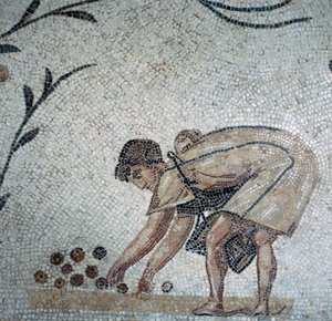 Detalj av en romersk mosaik som visar fruktinsamling, 200-talet av Unbekannt