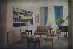 Salongen designad av André Dumuys, som gränsar till vardagsrummet, från vilken den kan vara avskild av Unbekannt