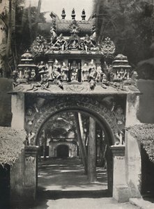 Ingång till ett hinduiskt tempel, Ceylon, 1926 av Unbekannt