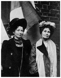 Emmeline Pankhurst, brittisk suffragette, och hennes dotter Christabel, tidigt 1900-tal 1956 av Unbekannt