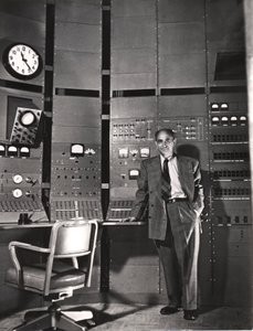Enrico Fermi, italiensk-född amerikansk kärnfysiker, c1942 av Unbekannt