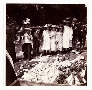 "Fairground prizes", vers 1898 av Unbekannt