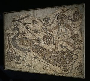 Golvmosaikpanel: Druvskördare med påfågel, 400-tal. av Unbekannt