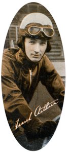 Frank Arthur 1908-1972, australisk speedwaykapten, 1935 av Unbekannt