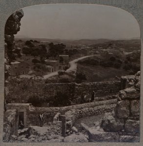 Från valvgång vid Simons hus till Lazarus hus, Bethany, c1900 av Unbekannt