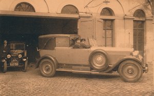 Garage vid den kubanska ambassaden i Bryssel, Belgien, 1927. av Unbekannt