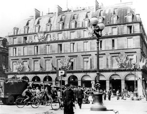 General Leclercs franska trupper i centrala Paris, augusti 1944 av Unbekannt