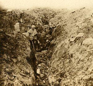 Tyska skyttegravar förstörda av beskjutning, Verdun, norra Frankrike, c1914-c1918 av Unbekannt