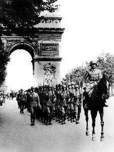 Tyska trupper marscherar på Champs Elysees, Paris, 14 juni 1940 av Unbekannt