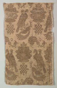 Guldmönstrat siden med falkar och heraldik, 1360-1400. av Unbekannt