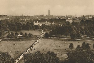 Green Park och Westminster från strukturen som har tillskansat sig platsen i Old Devonshire, c1935. av Unbekannt