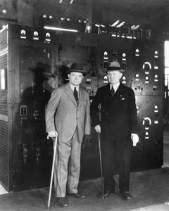 Guglielmo Marconi och David Sarnoff, 1933 av Unbekannt
