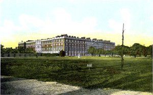 Hampton Court Palace, London, 1900-talet. av Unbekannt