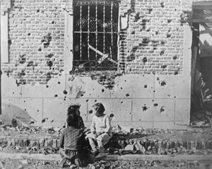 Hemlösa barn, Barcelona, Katalonien, Spanien, Spanska inbördeskriget, c1936-c1939 av Unbekannt