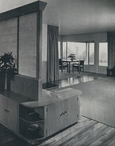 Hus i Pomona, Kalifornien ... med utsikt över vardagsrummet, 1942. av Unbekannt