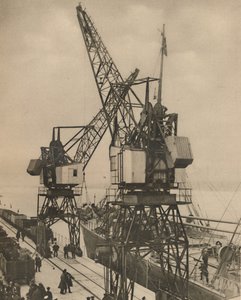 Enorma mobilkranar i Tilbury Sväng lasten från ett lastrum, c1935. av Unbekannt
