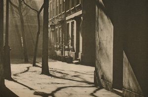 I garderobsdomstolen, byggd på platsen för ett kungligt museum, c1935. av Unbekannt