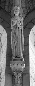 I ett stridshuvud fall, drottningen av Gamla testamentet. Anonym skulptur. Collegiale Saint Sylvain, Levroux (Indre) av Unbekannt
